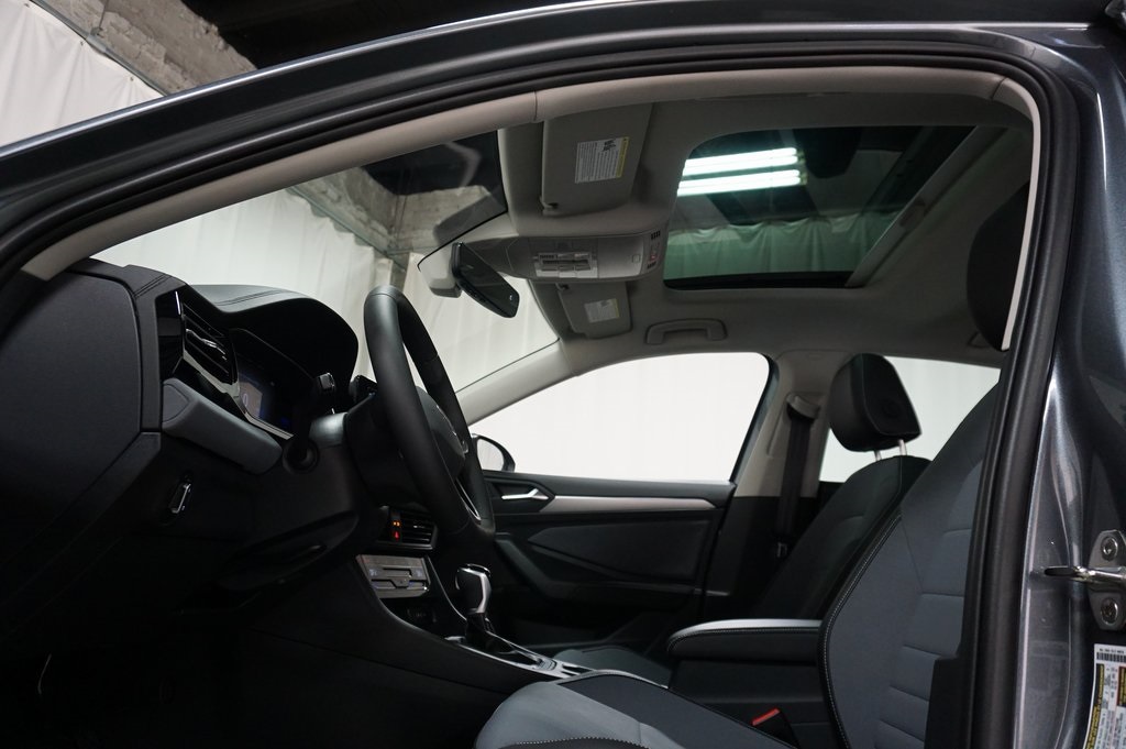 2025 Volkswagen Jetta 1.5T SE photo 23