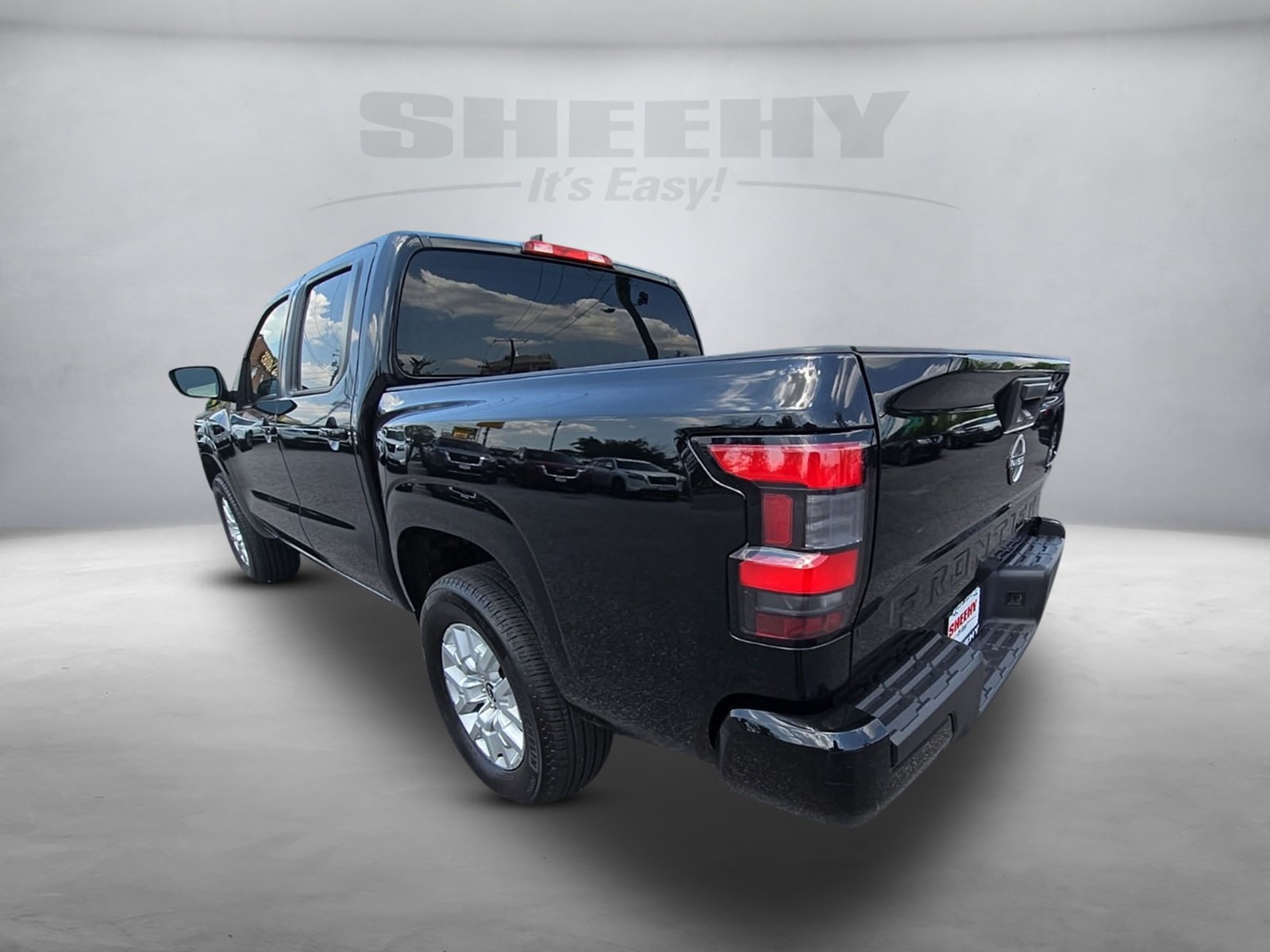 2023 Nissan Frontier SV photo 5