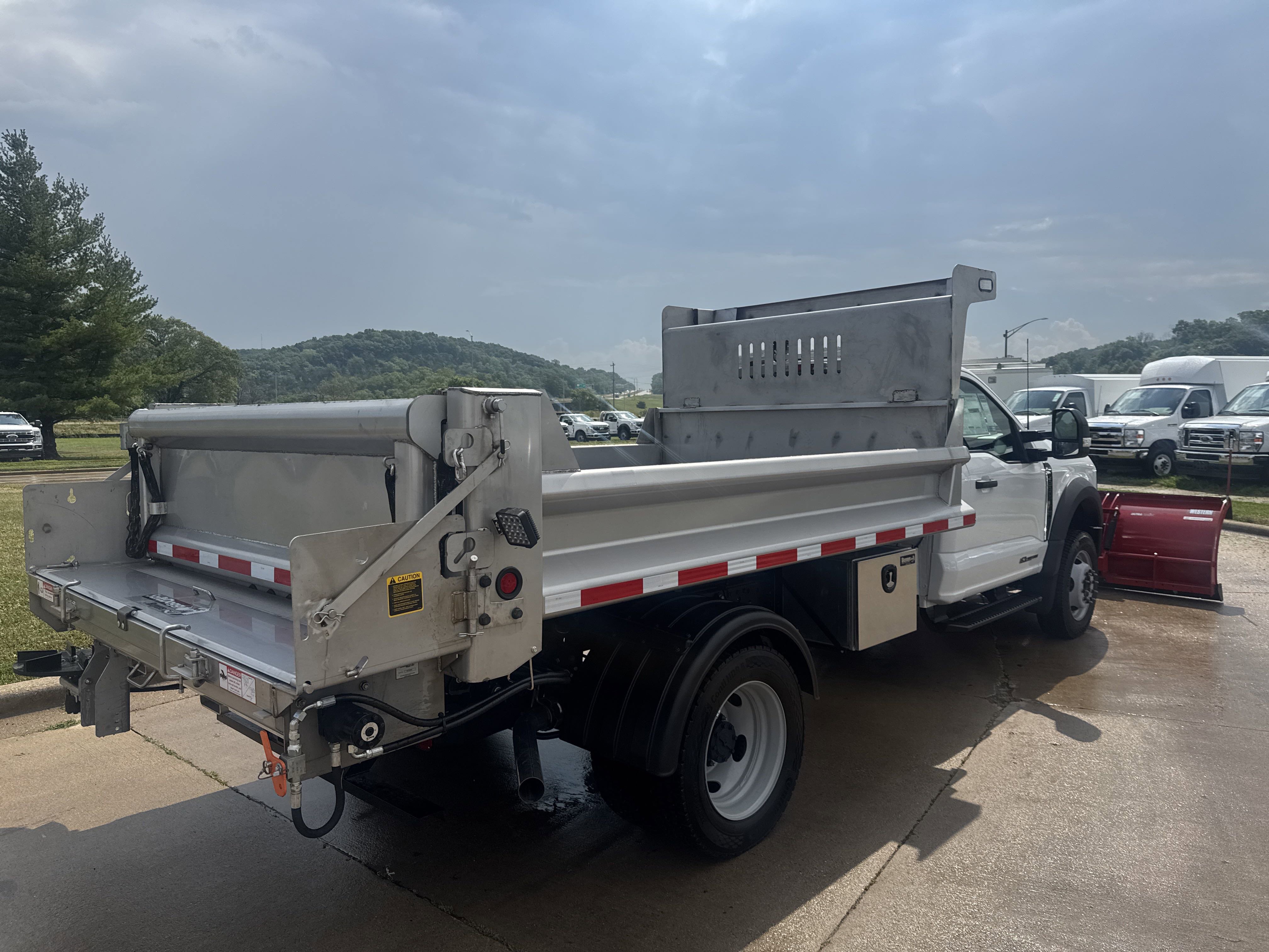 2025 Ford F-550 XL photo 4