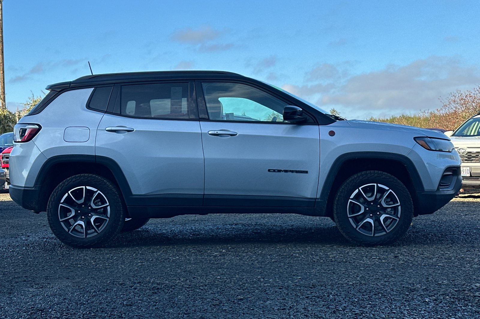 2024 Jeep Compass Trailhawk photo 2
