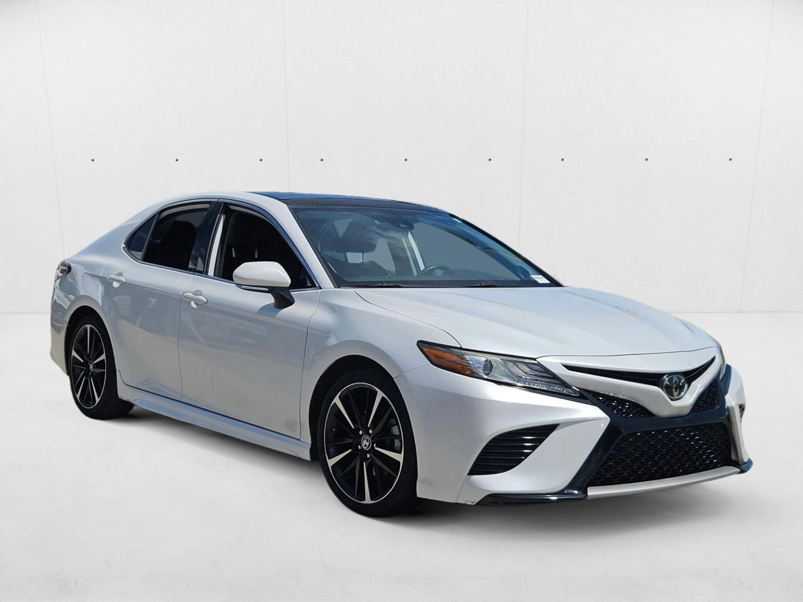 2019 Toyota Camry XSE V6 photo 3