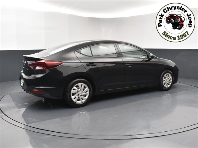 2019 Hyundai Elantra SE photo 5