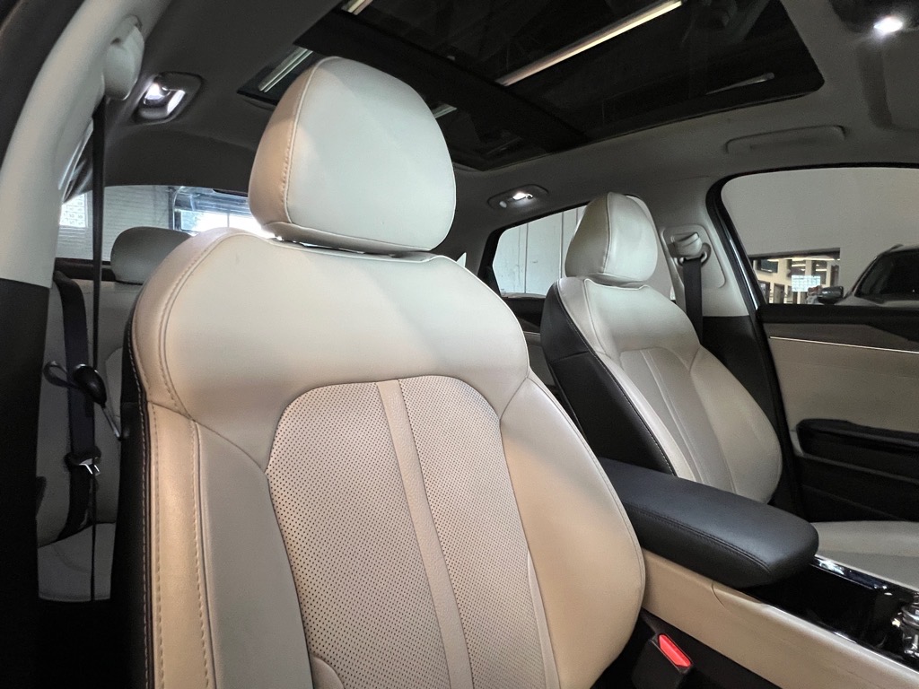 2022 Kia K5 EX photo 24