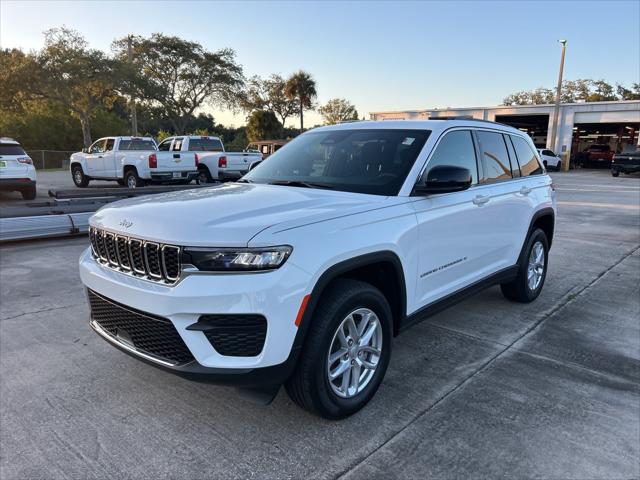 2025 Jeep Grand Cherokee Laredo's photo
