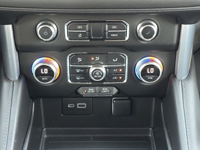 2022 Gmc Yukon SLE photo 35