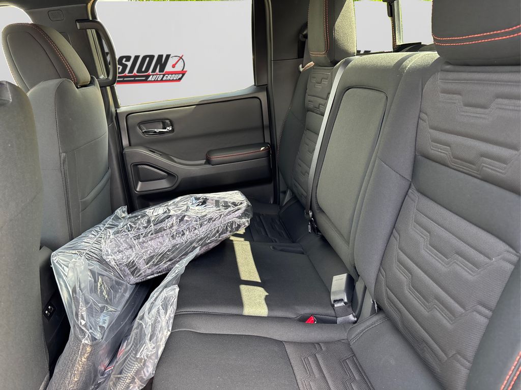 2025 Nissan Frontier PRO-4X photo 8