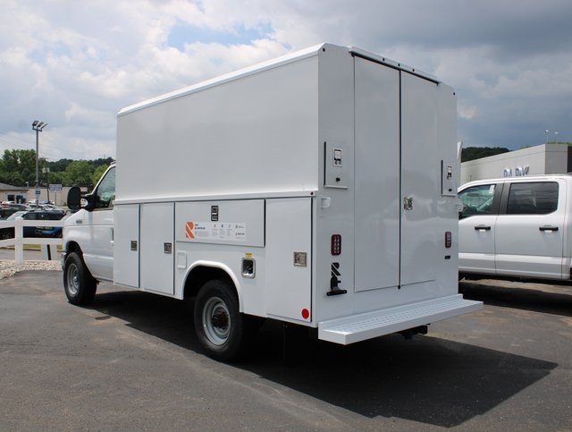 2026 Ford E-350 Base photo 2