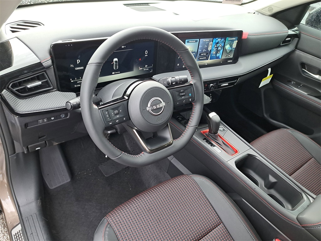 2026 Nissan Kicks SR photo 16