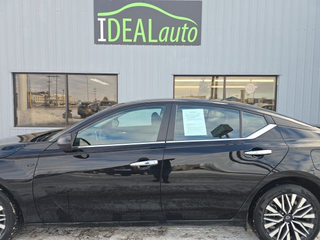 2024 Nissan Altima SV's photo
