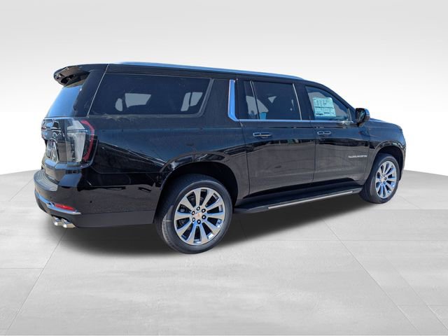 2025 Chevrolet Suburban Premier photo 3