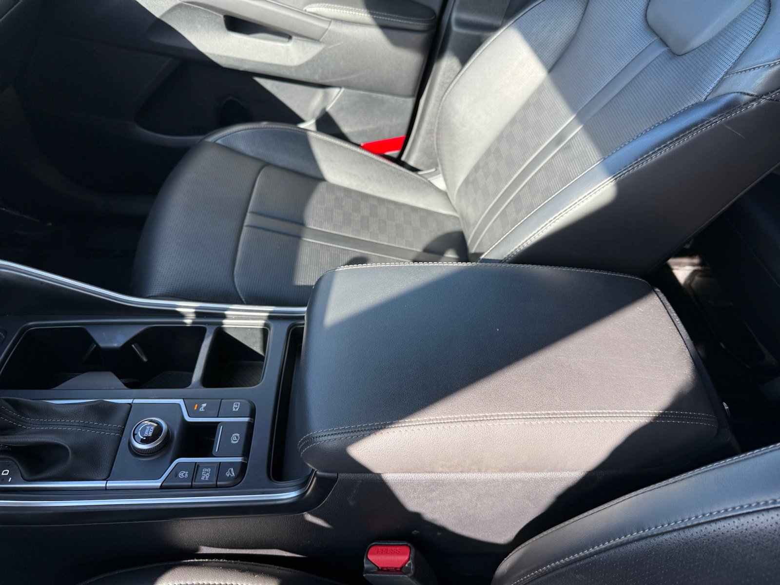 2024 Kia Sorento S photo 13
