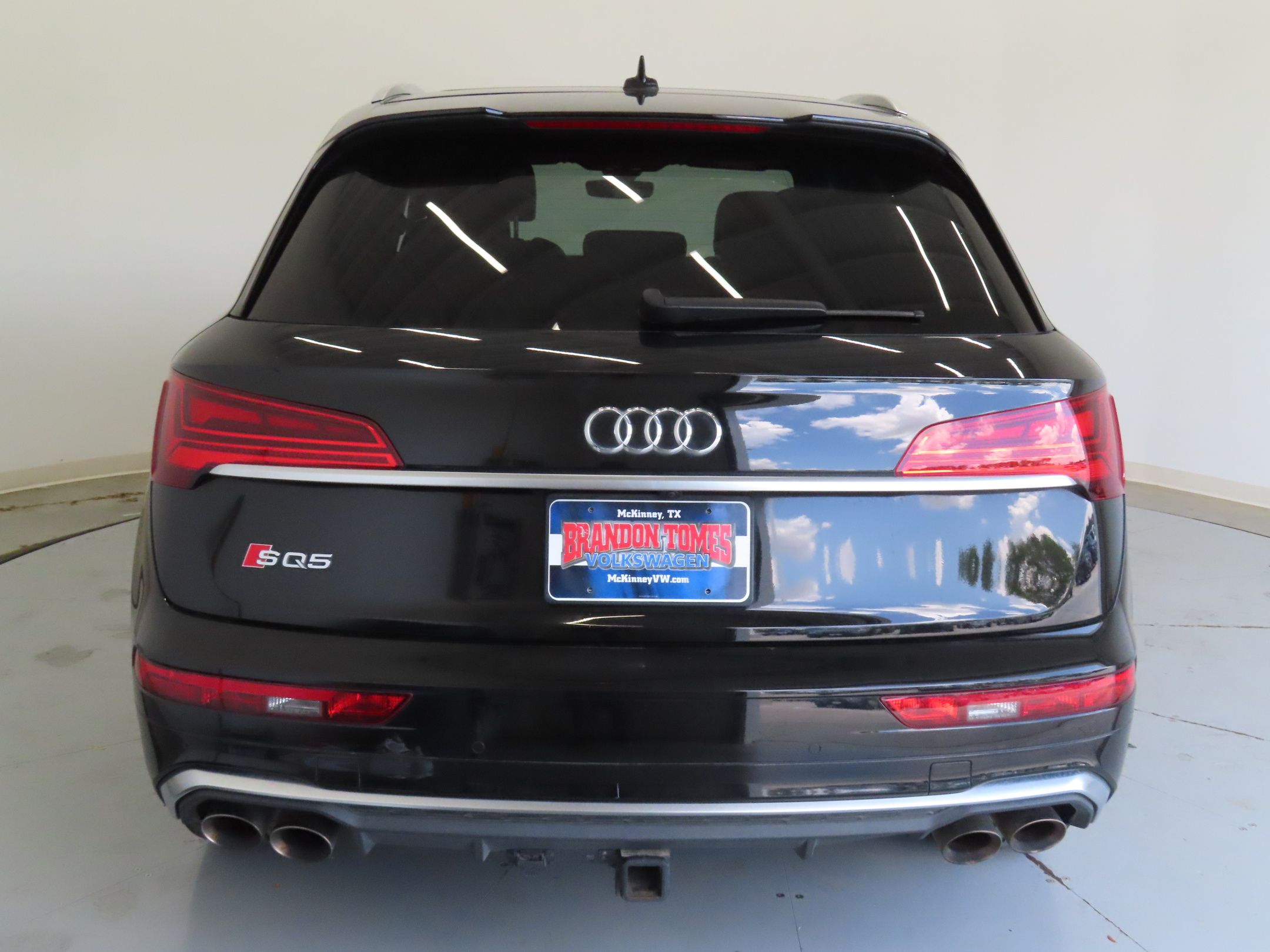 2023 Audi SQ5 Premium Plus photo 2