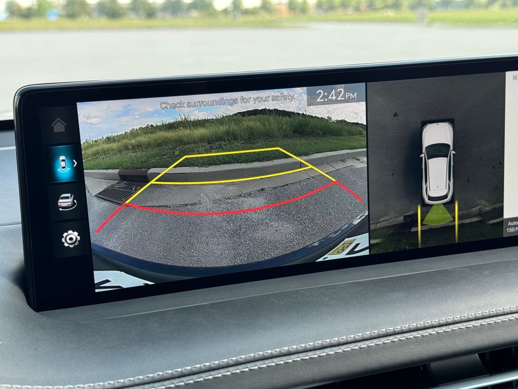 2025 Genesis GV70 3.5T Sport Prestige photo 4