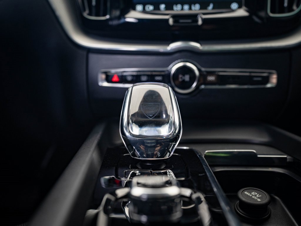 2024 Volvo XC60 Recharge Hybrid Ultimate photo 24