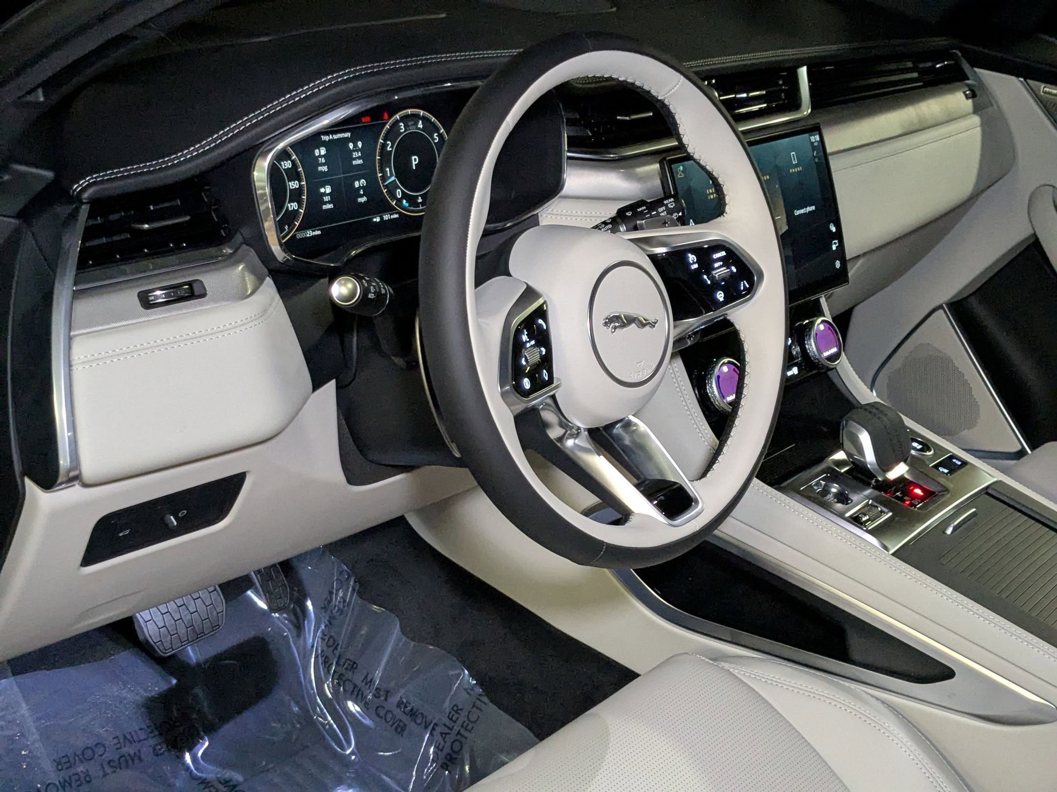 2026 Jaguar F-PACE P250 R-Dynamic S photo 3