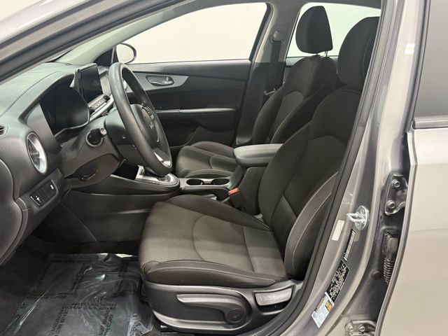 2023 Kia Forte LXS photo 10