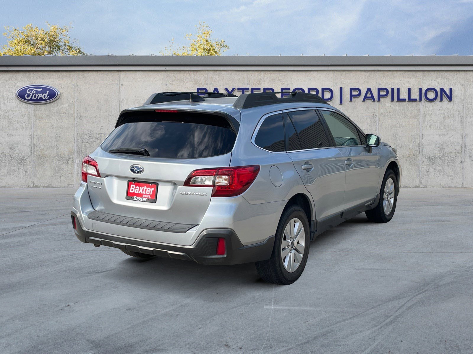 2019 Subaru Outback 2.5i Premium photo 4