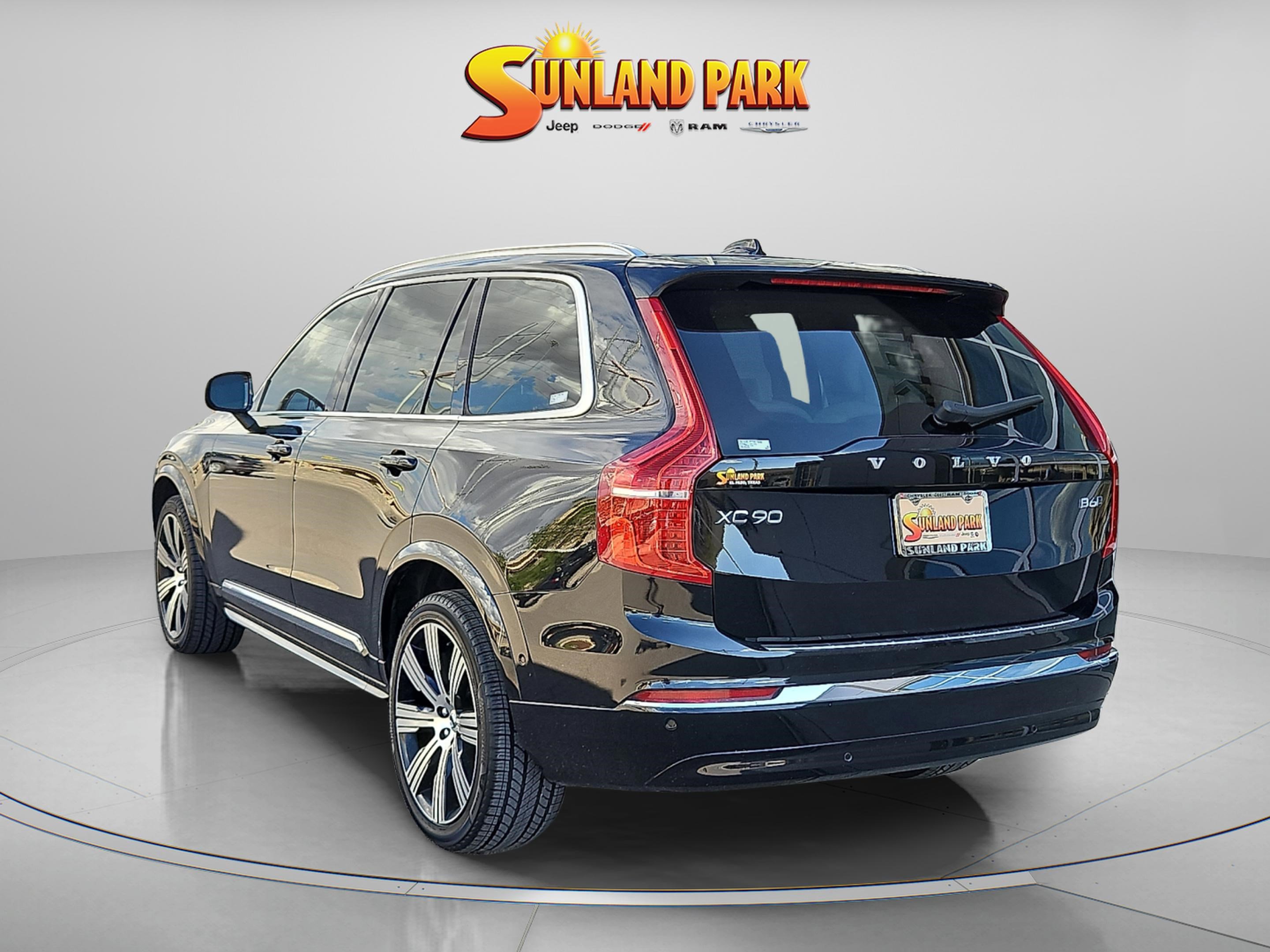 2023 Volvo XC90 Ultimate photo 3