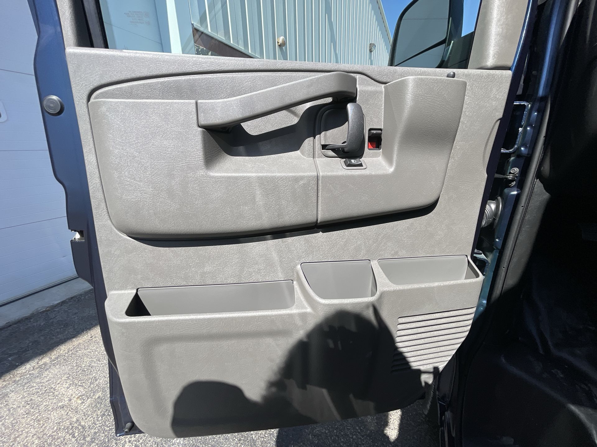 2025 Chevrolet Express Cargo 3500 photo 49