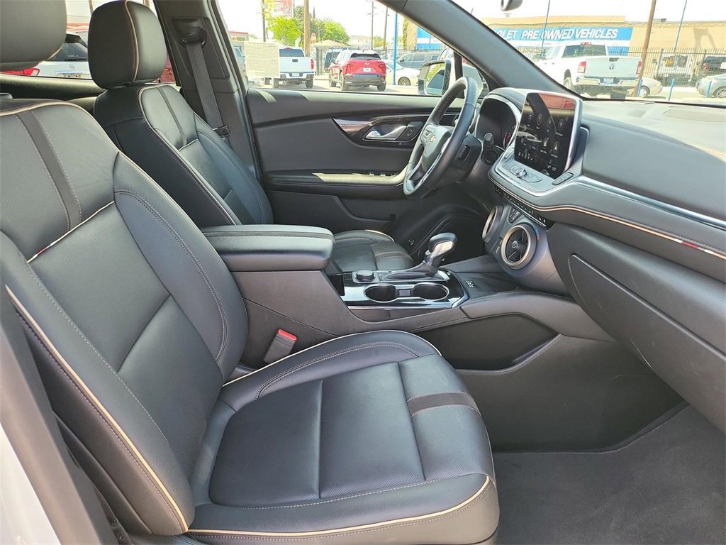 2023 Chevrolet Blazer Premier photo 18