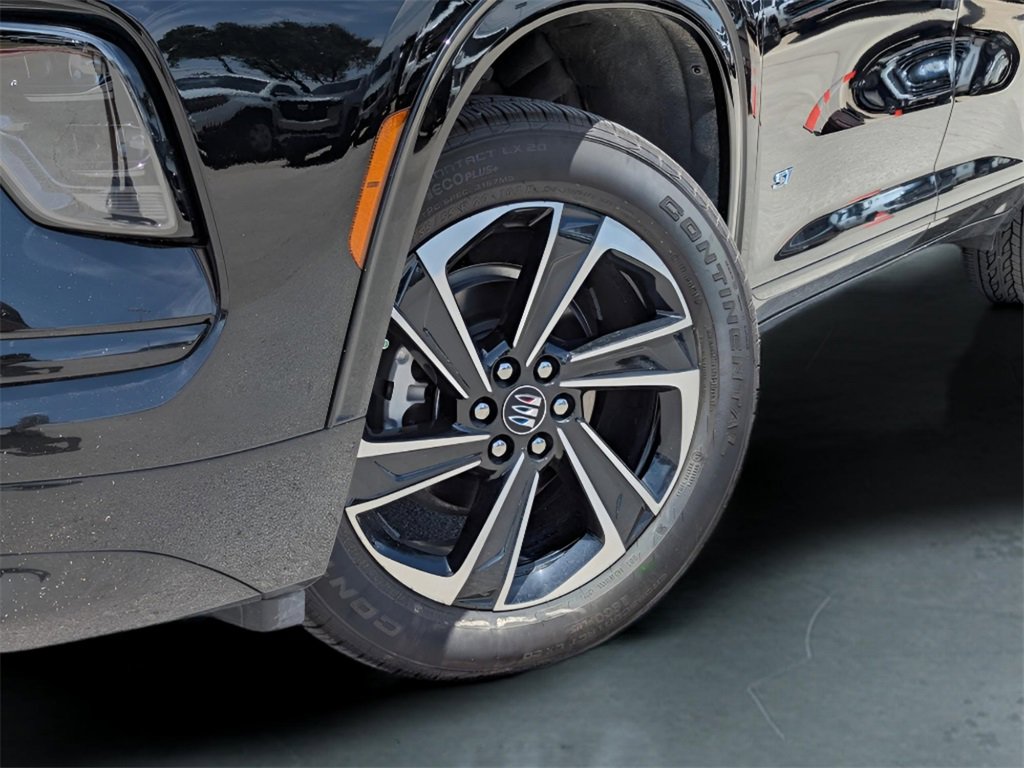 2025 Buick Enclave photo 2
