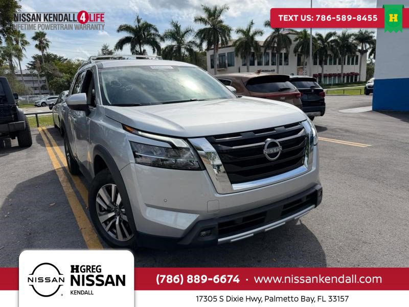 2023 Nissan Pathfinder SL