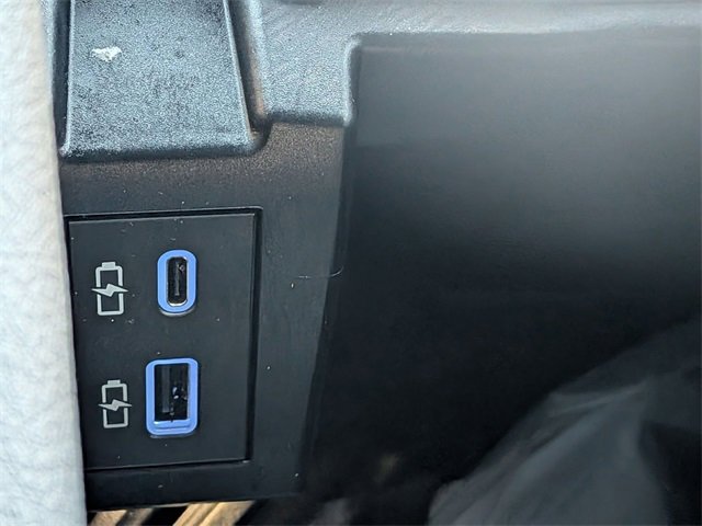2022 Toyota Sienna XSE photo 25