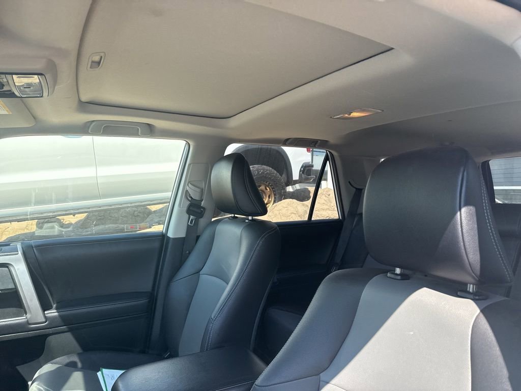 2016 Toyota 4Runner SR5 photo 10