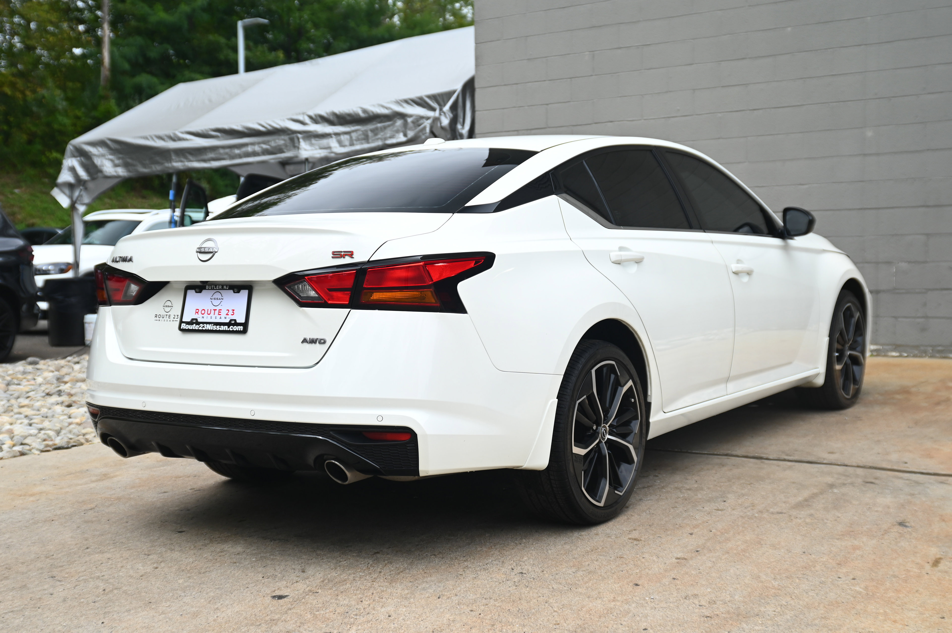 2025 Nissan Altima SR photo 4
