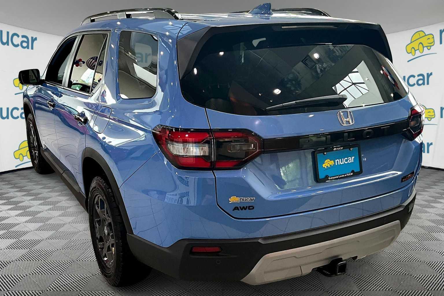2025 Honda Pilot TrailSport photo 4