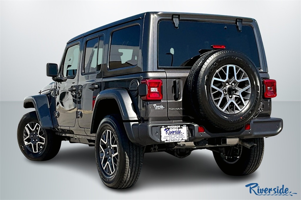 2025 Jeep Wrangler Sahara photo 3