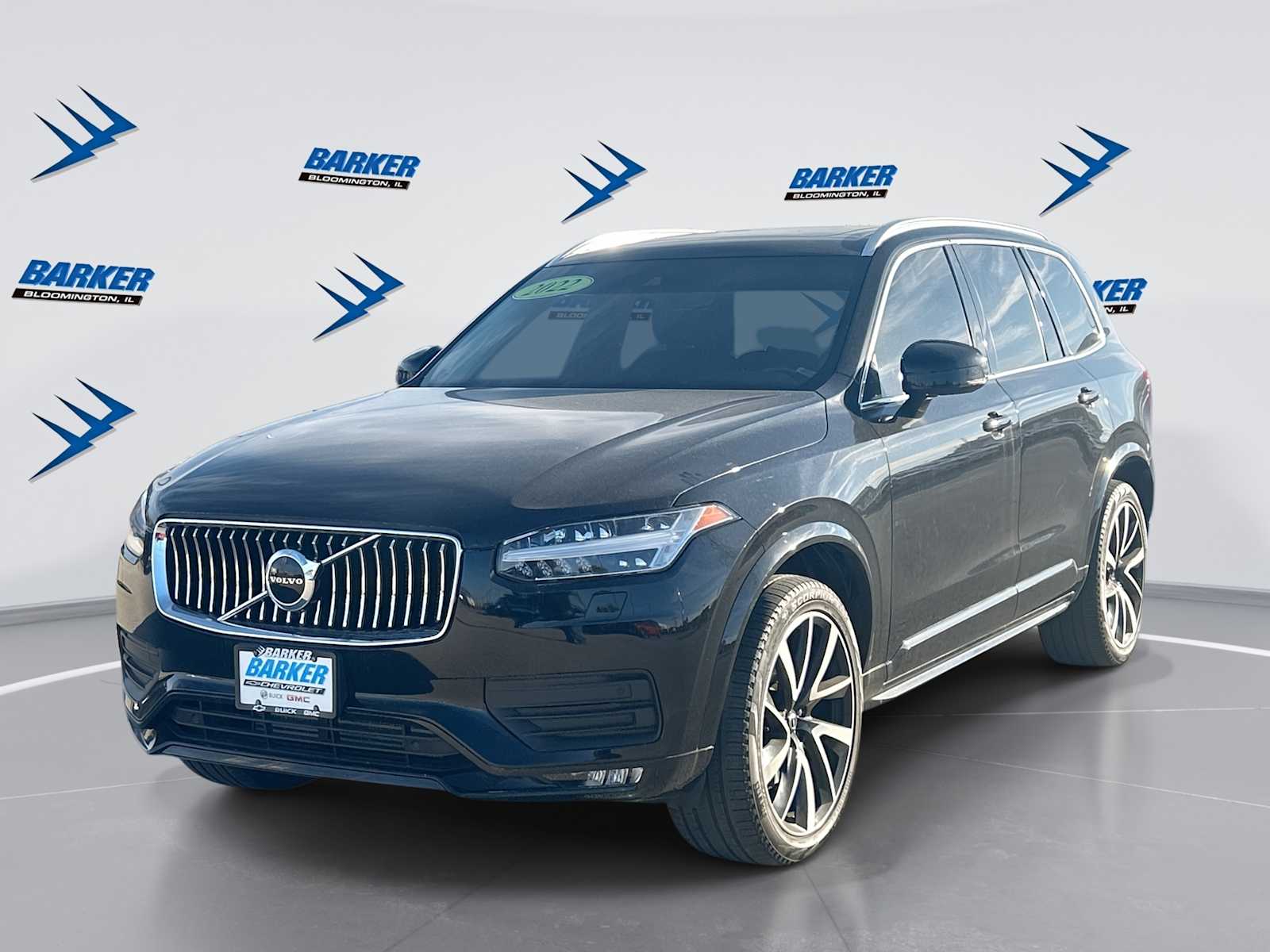 2022 Volvo XC90 Momentum's photo