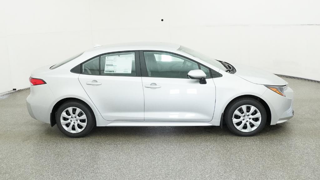 2025 Toyota Corolla LE photo 25