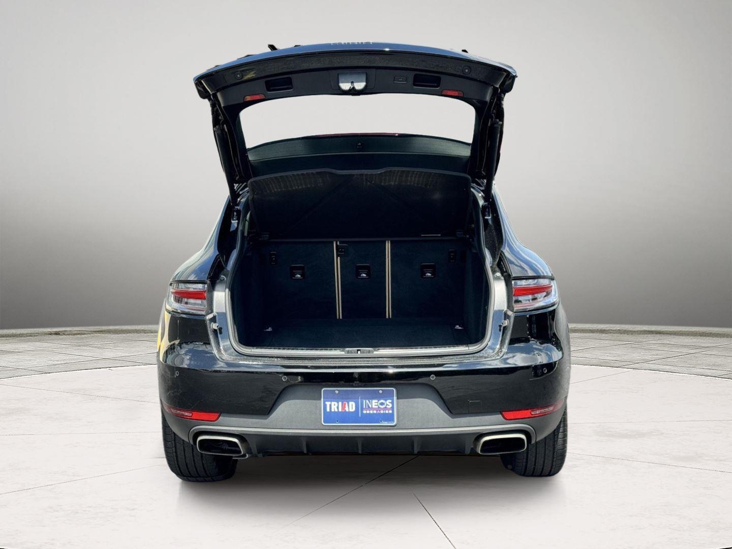 2021 Porsche Macan Base photo 64