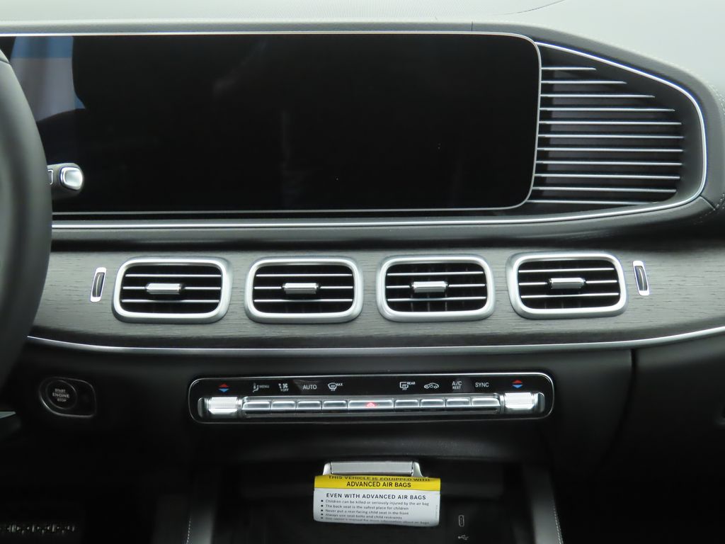 2025 Mercedes Benz GLS 450 4MATIC photo 14