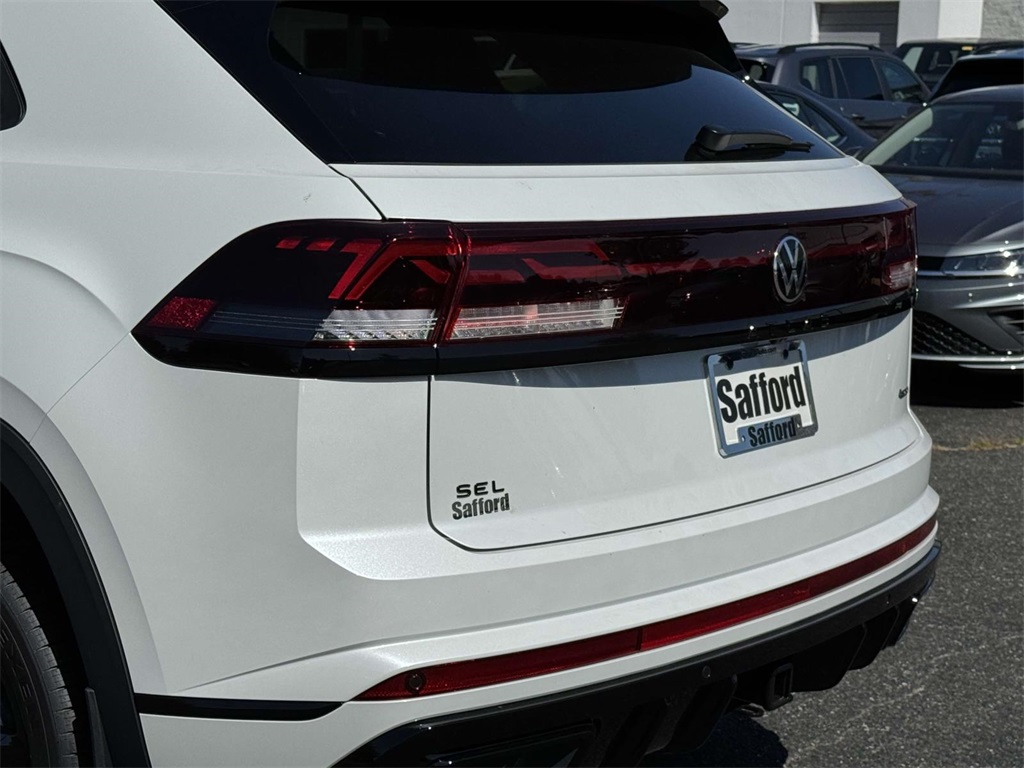 2026 Volkswagen Atlas Cross Sport SEL R-Line photo 10