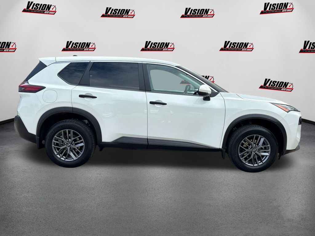 2022 Nissan Rogue S photo 4