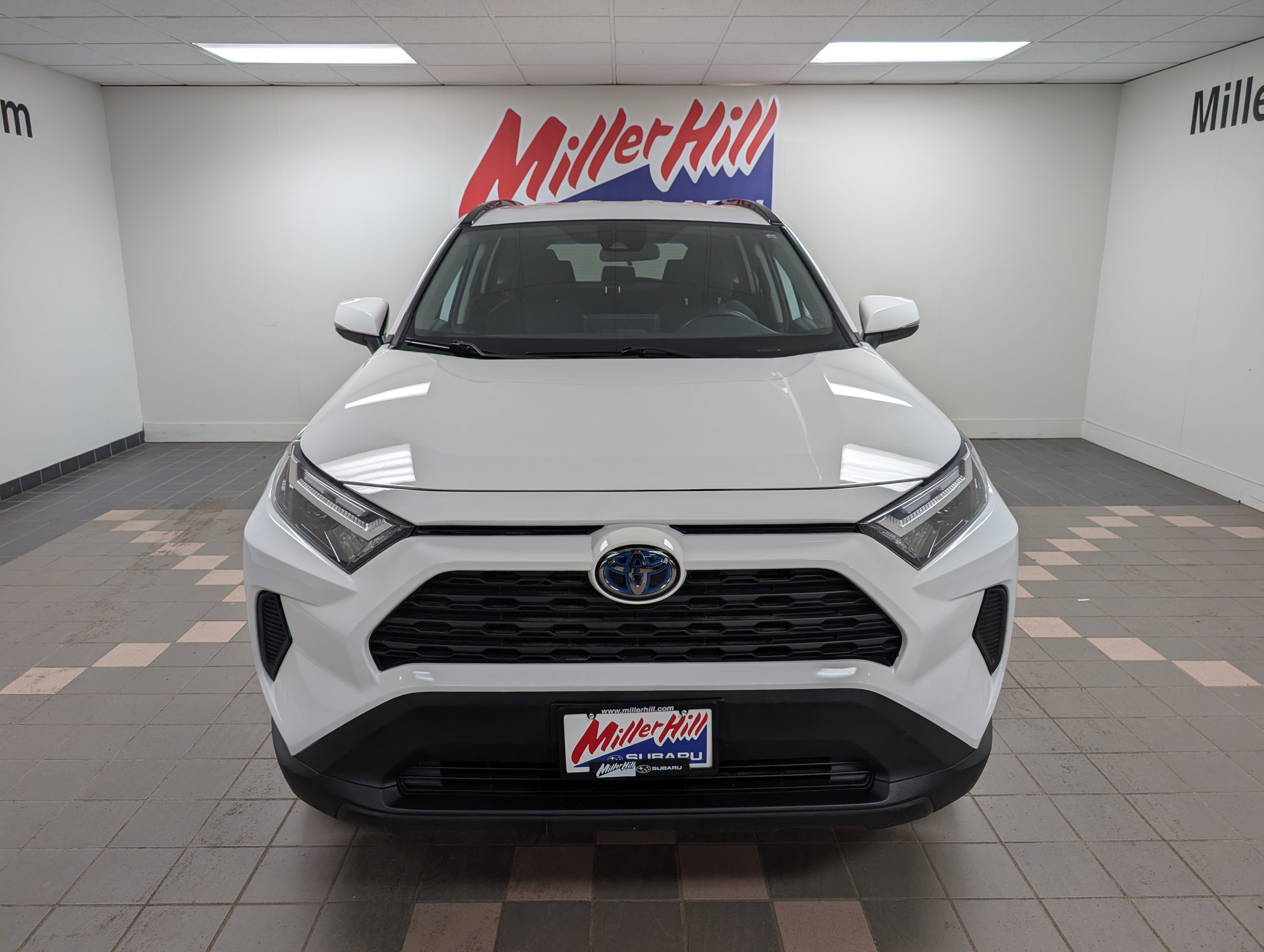 2022 Toyota RAV4 Hybrid XLE photo 4