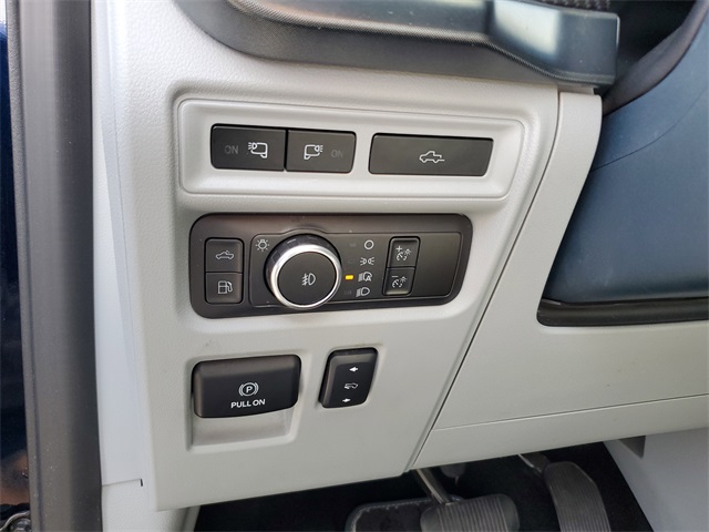 2023 Ford F-150 Limited photo 16