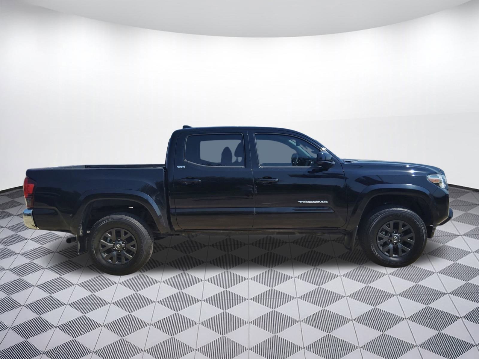 2023 Toyota Tacoma SR5 photo 8