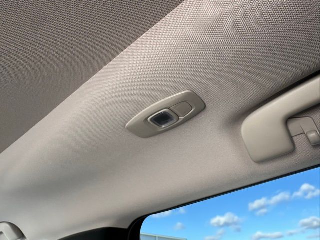 2024 Mitsubishi Outlander photo 17