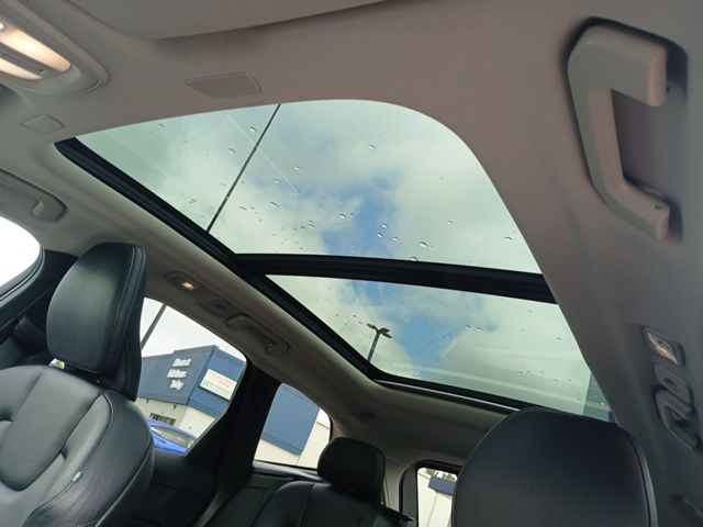 2022 Volvo XC60 B5 Momentum photo 21