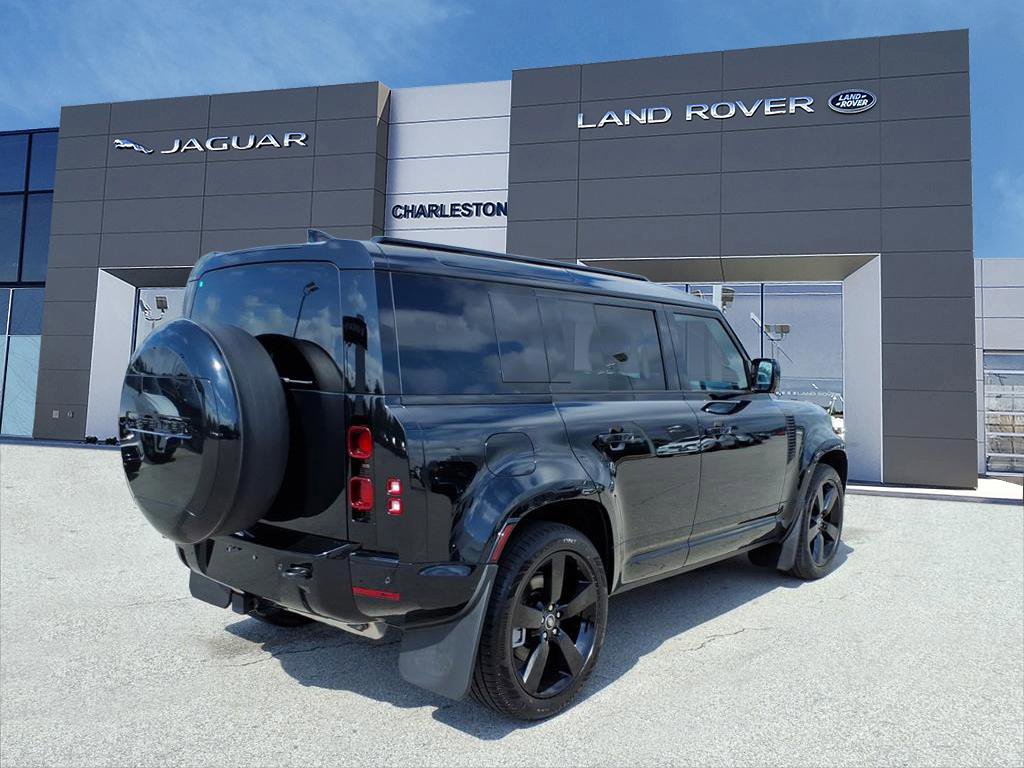 2025 Land Rover Defender 110 X-Dynamic SE photo 4