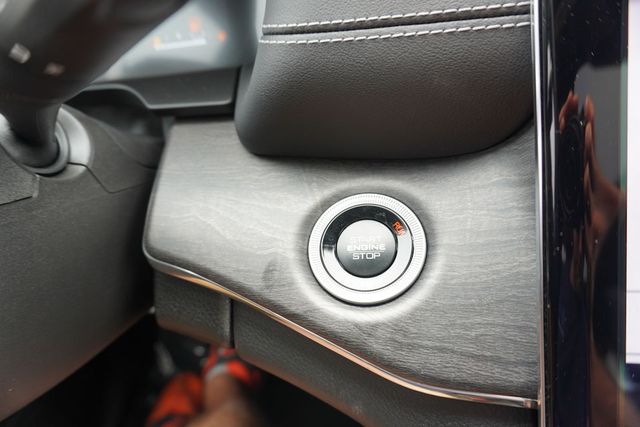2024 Jeep Grand Cherokee Overland 4xe photo 34