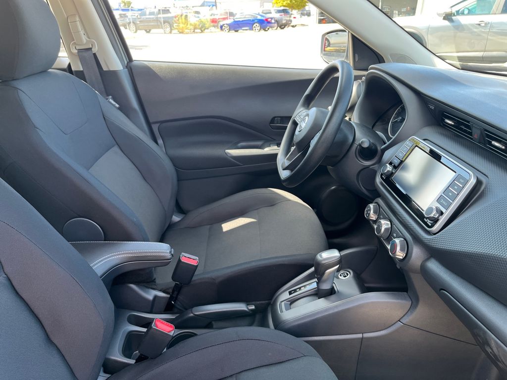 2025 Nissan Kicks Play S photo 19