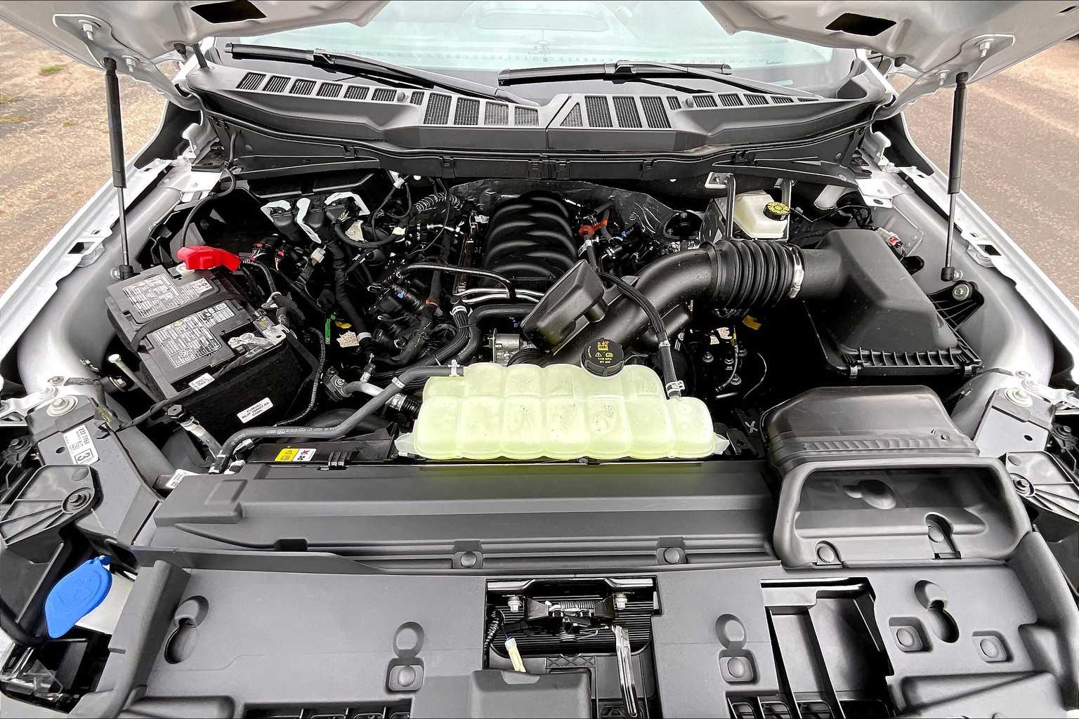 2025 Ford F-150 XLT photo 15