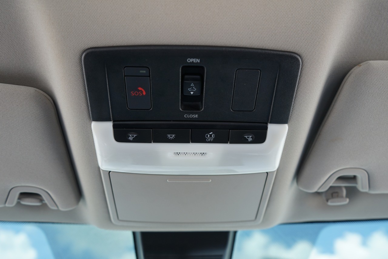 2023 Nissan Altima SR photo 24