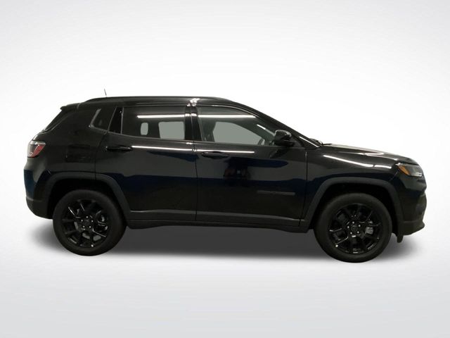 2026 Jeep Compass Latitude photo 2