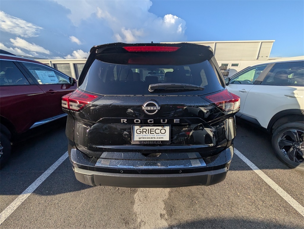2025 Nissan Rogue SV photo 13
