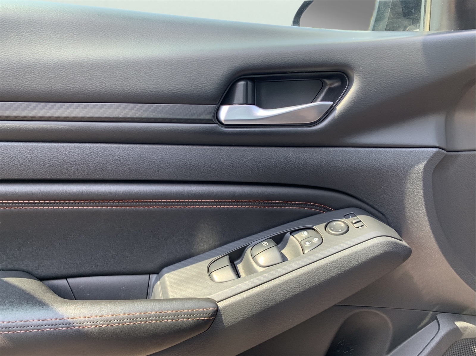 2022 Nissan Altima 2.5 SR photo 8